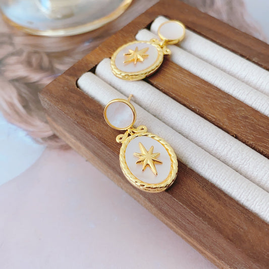 Pendientes de concha blanca con forma de estrella de ocho aristas: joyas elegantes y únicas