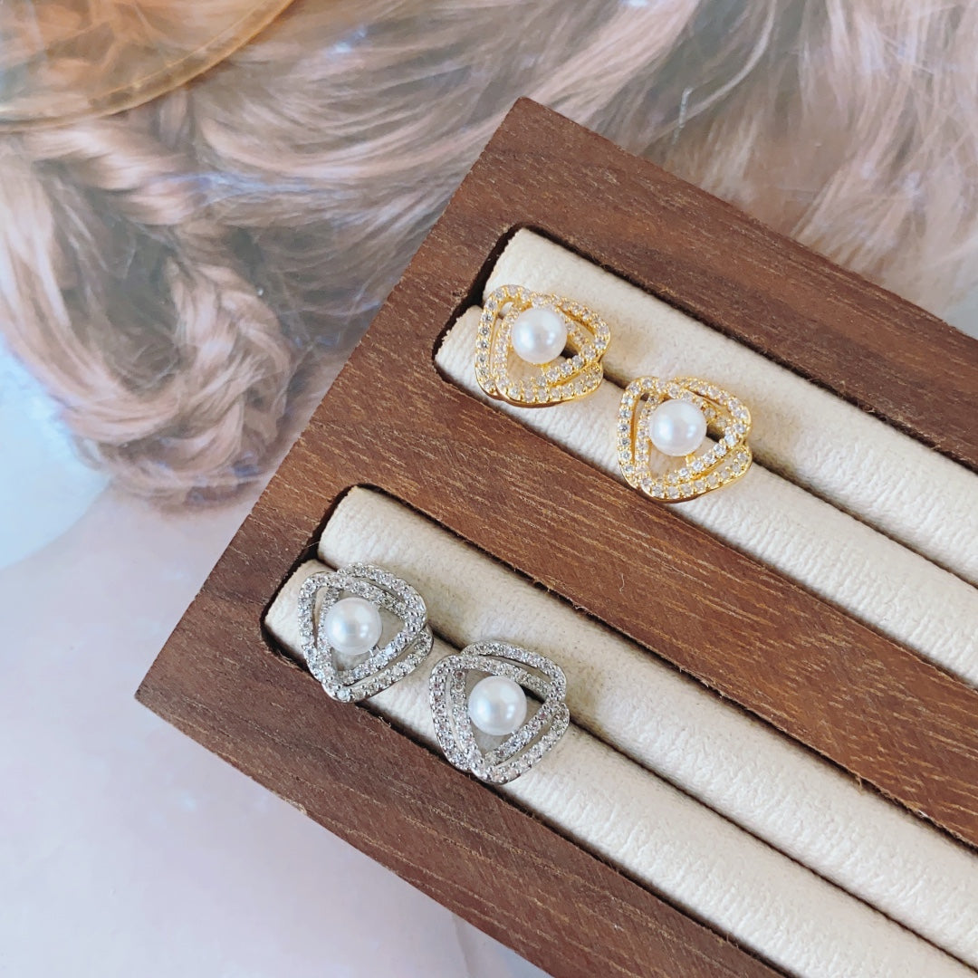 Cross Triangle Earrings – Modern and Bold Jewelry for Women