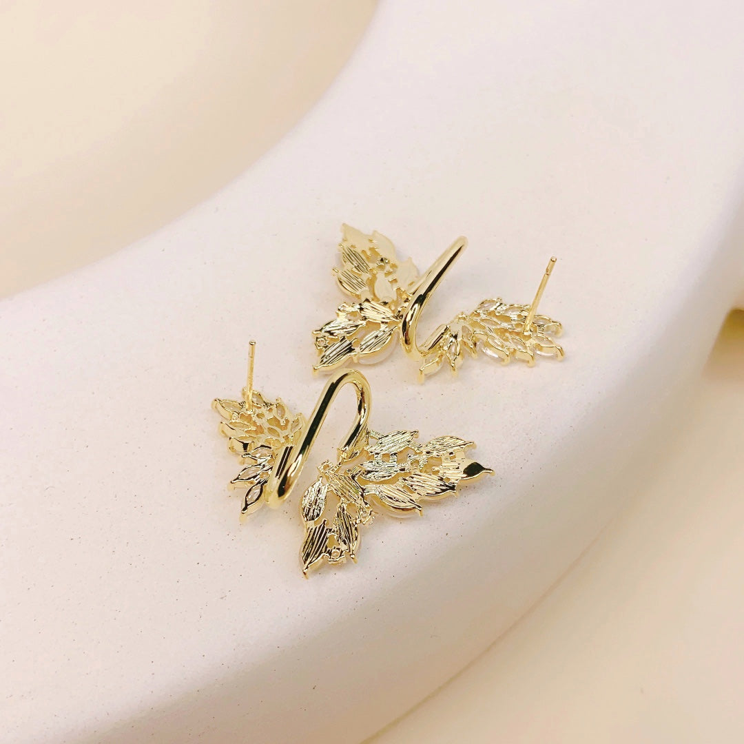 Butterfly Earrings with Pearl and Artificial Zircon – Elegant, Sparkling Jewelry for Women