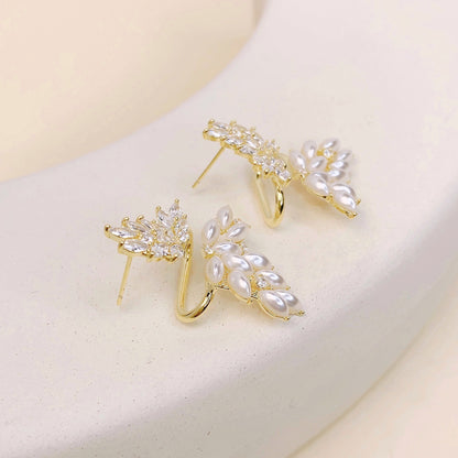 Butterfly Earrings with Pearl and Artificial Zircon – Elegant, Sparkling Jewelry for Women