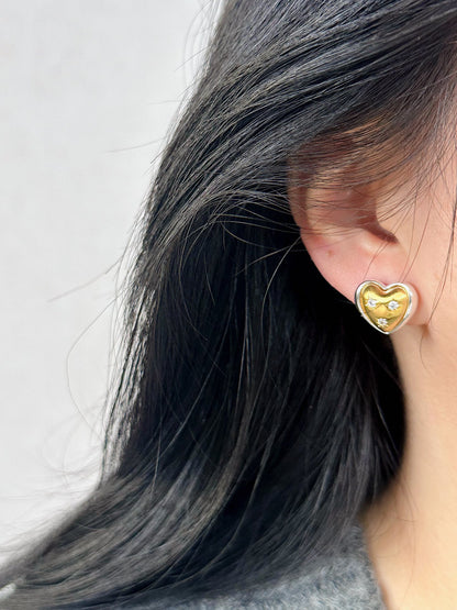 Pendientes de metal cepillado con forma de corazón y estrella | Modernos y elegantes